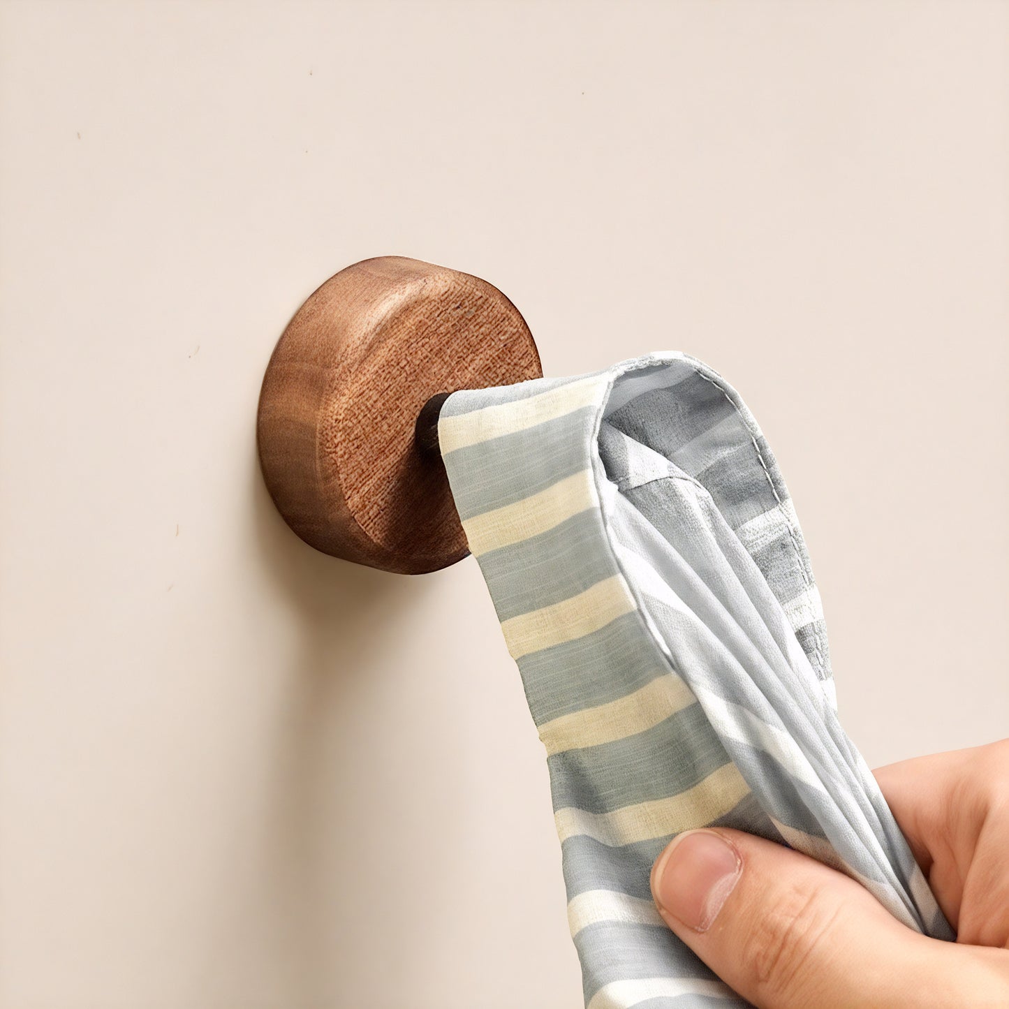 Patère individuelle en bois vernis - Style rond (Lot x4)