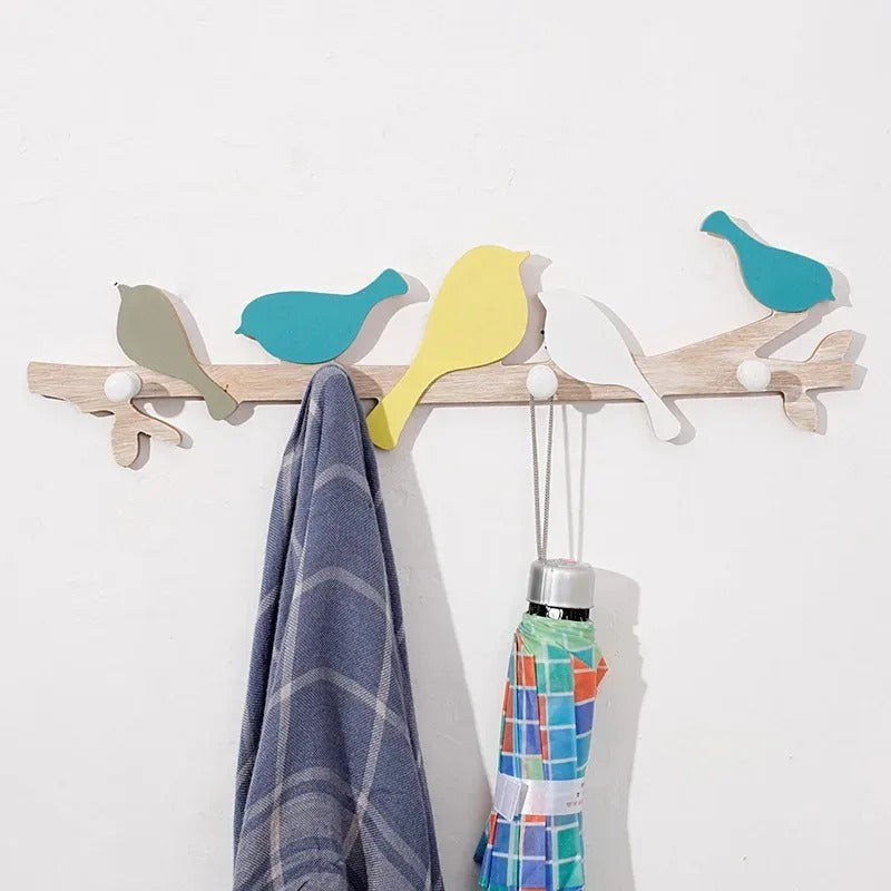 Patère murale oiseau vert et bleu sur branche