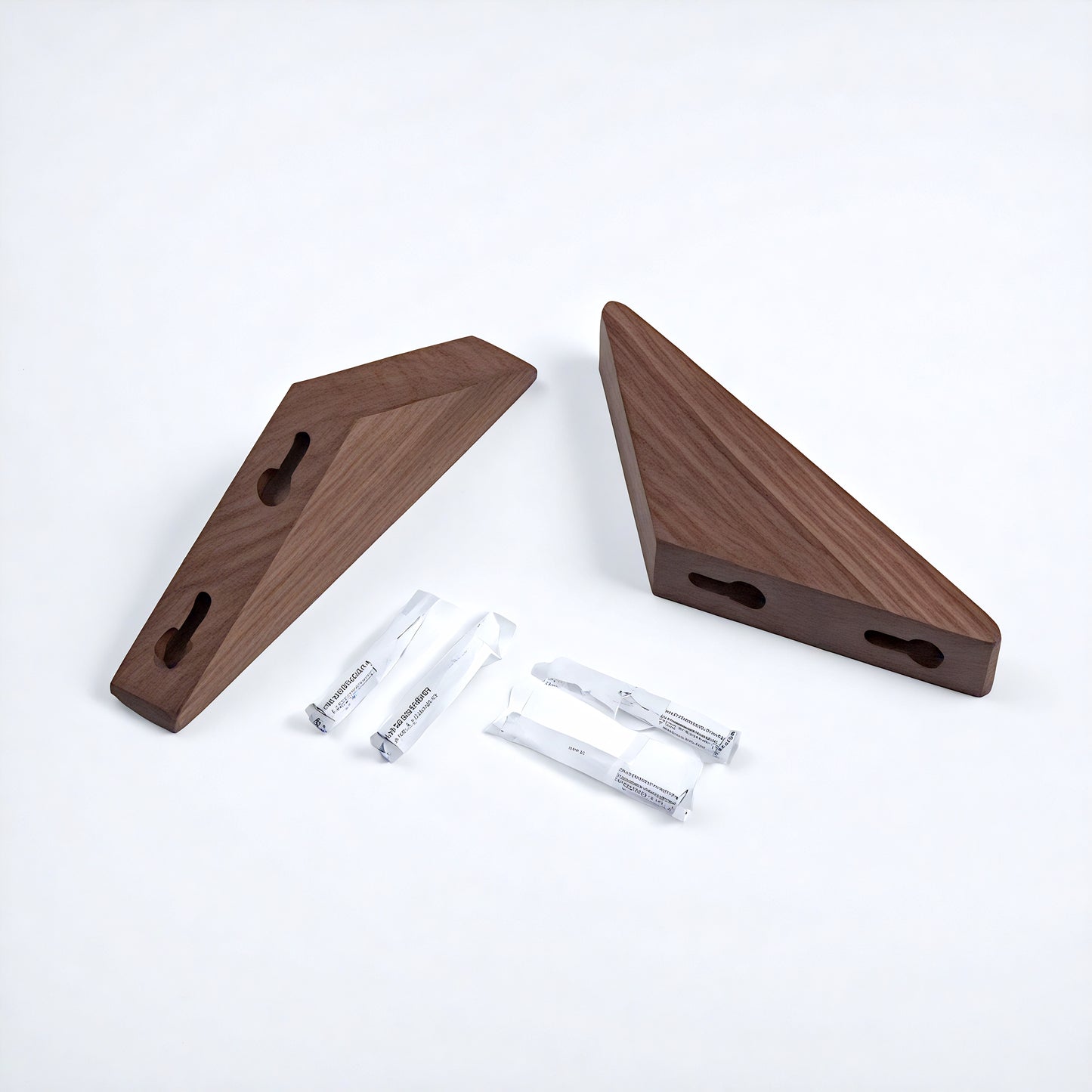 Patère individuelle en bois vernis - Style pyramidal (Lot x4)