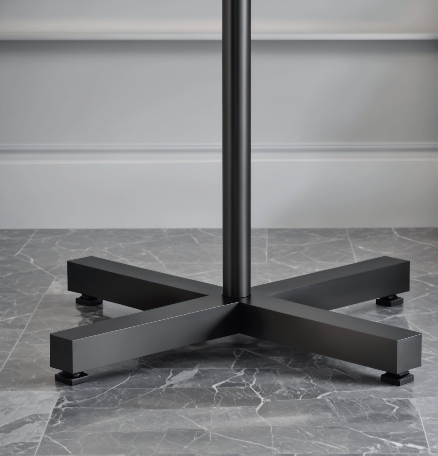 Porte-manteau sur pied - Style contemporain