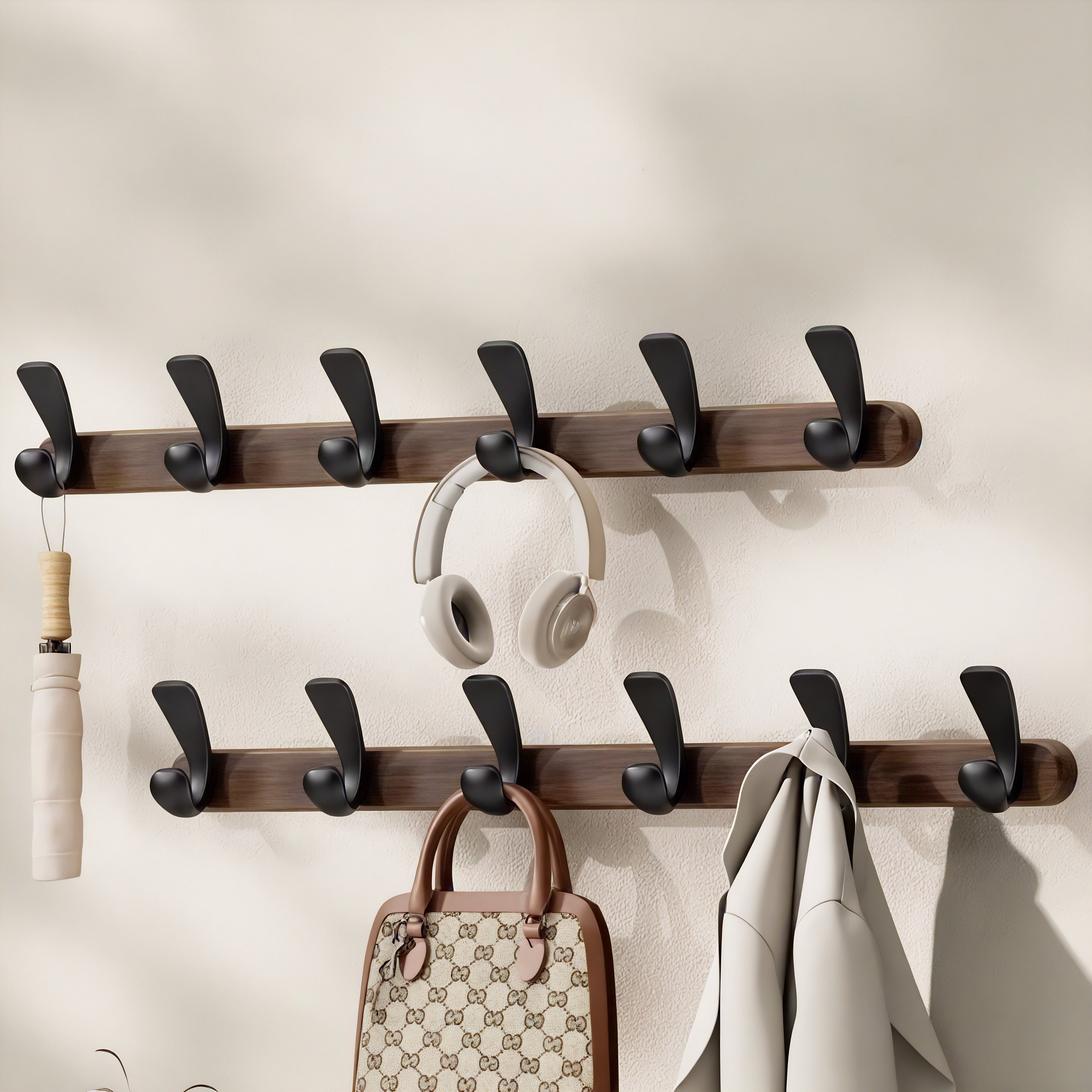 Porte-manteau en bois vernis et noir - Style industriel