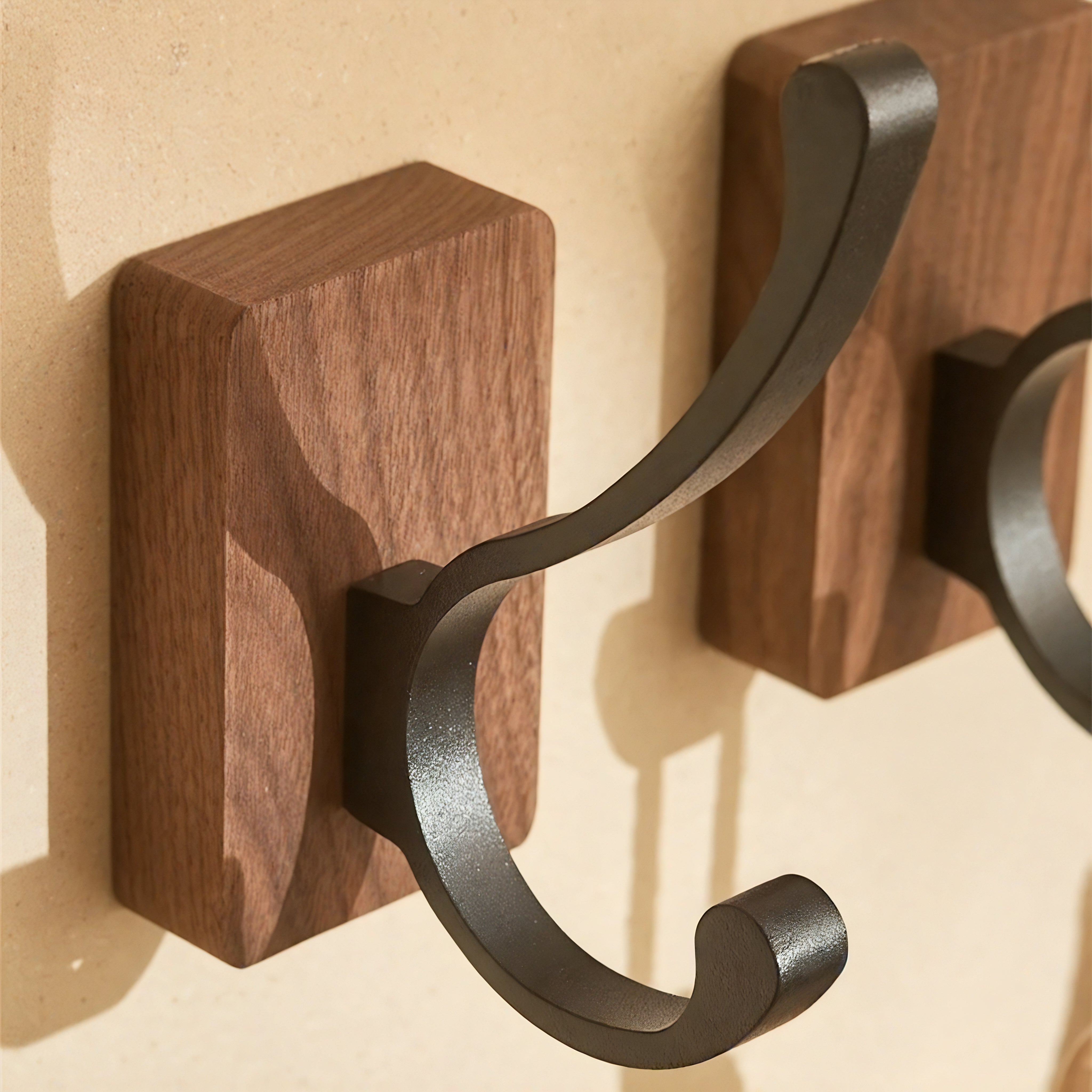 Patère en bois vernis - Style rectangulaire (Lot x4) – Image 3