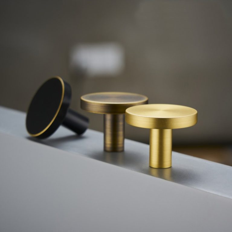 Patère murale laiton - Style classique – Image 3